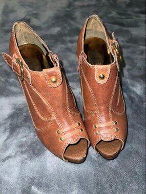 Bakers Brown High Heels, Open Toed Ankel Booties